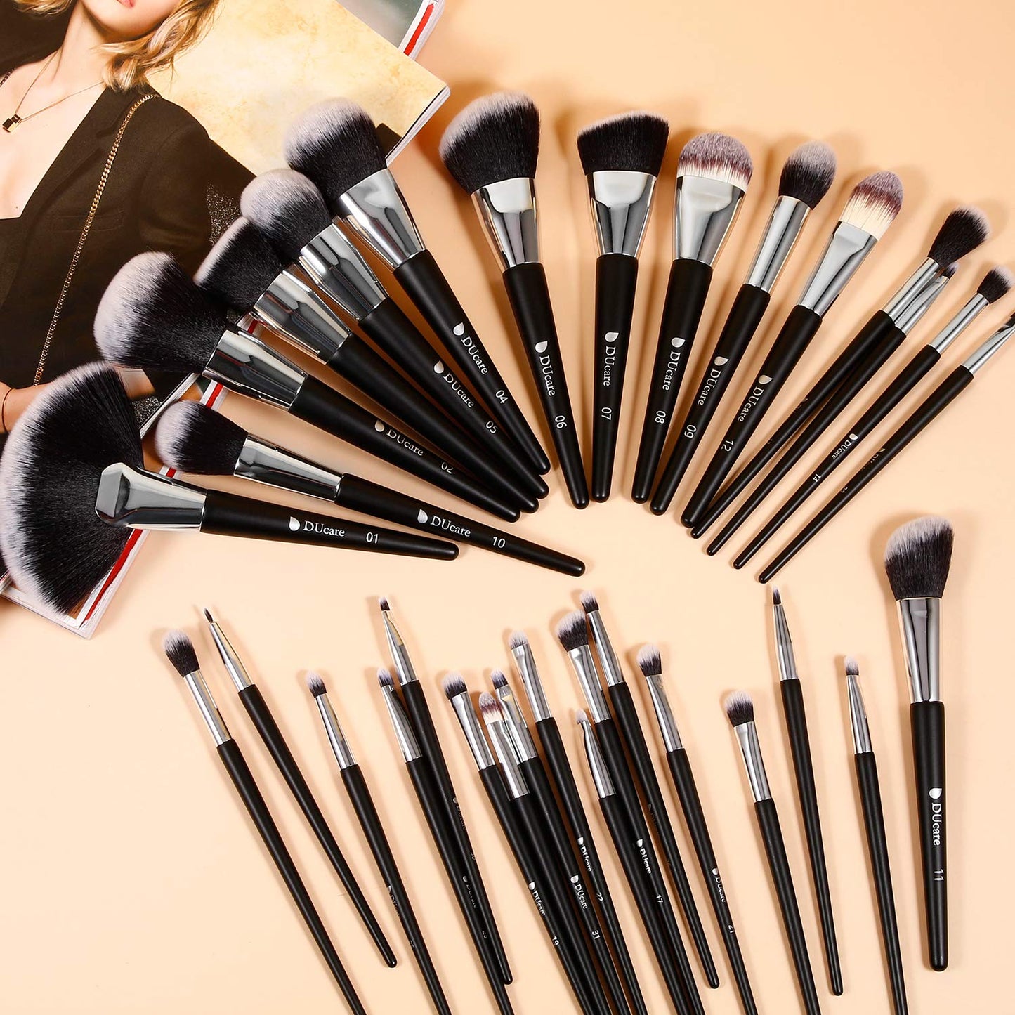 Makeup Brushes Set Professional 32Pcs Make up Brushes Premium Synthetic Kabuki Foundation Blending Face Powder Blush Concealers Eye Shadows